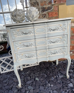 Vintage French Chest of Drawers