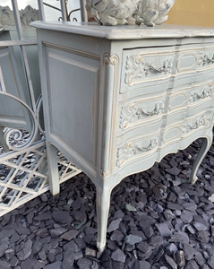 Vintage French Chest of Drawers